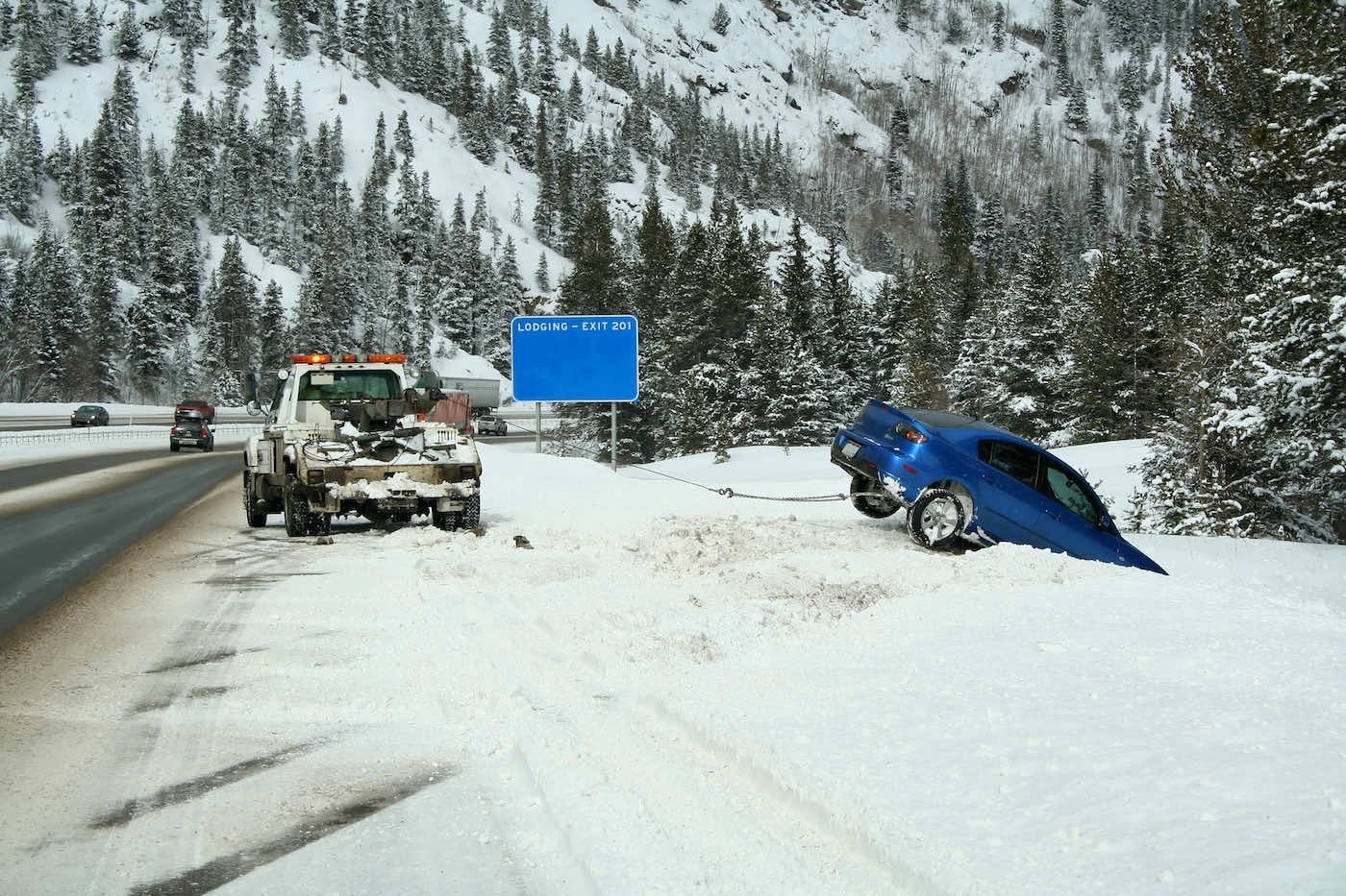 Regina-Towing-wiching-out-of-snow-back